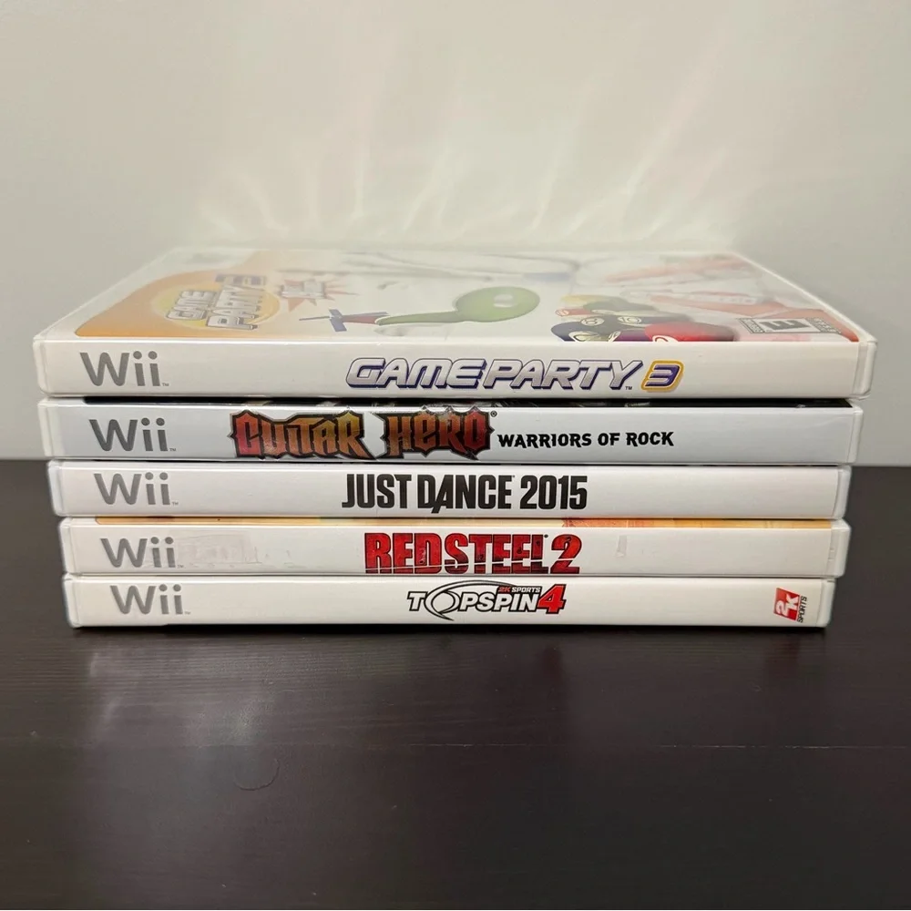 Nintendo Wii Video Game Bundle of 5 Multiplayer Games